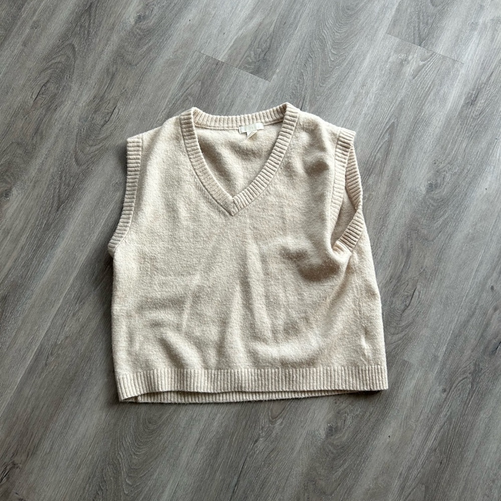 H&M Cream Sleeveless Knit Vest